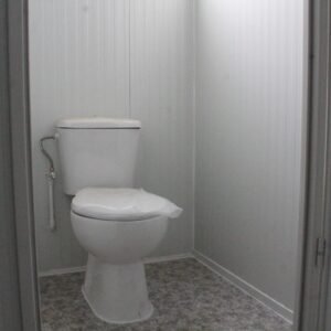 Baño completo con instalaciones